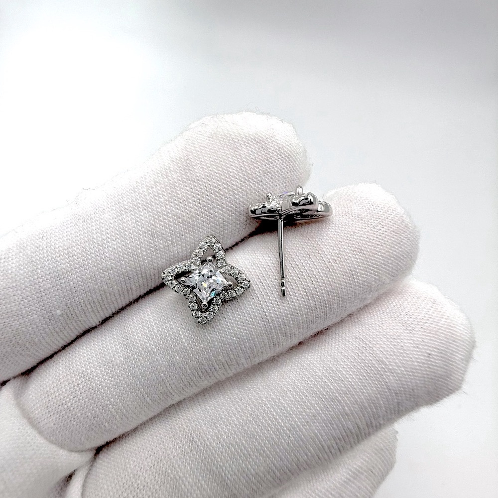 .925 Sterling Silver Clover Style Cz Post Earrings - Picture 2 of 14
